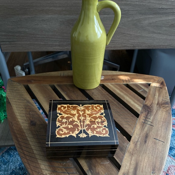 Italian Inlay Music Box - Picture 2 of 8